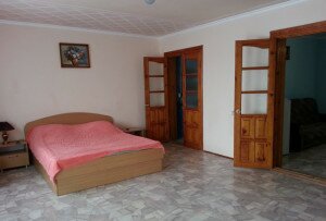Гостиница -Эллинг в Феодосии со своим пляжем -эллинг на Черноморской набережной розовая с выходом во вторую