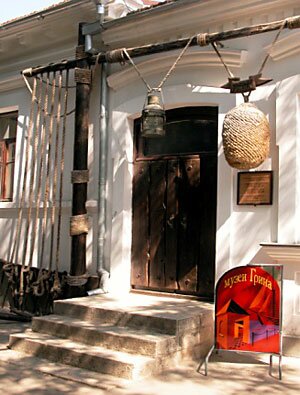Феодосия Однокомнатный дом на территории музея Грина 