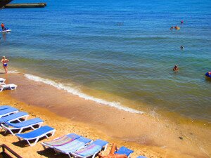 Снять номер в Феодосии по Черноморской набережной в эллинговом городке это пляжный отдых в номерах люкс с видом на море!