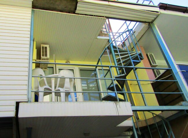 Однокомнатный номер квартира в эллинге "Дельфин" у Карадага в Коктебеле на 2 этаже.